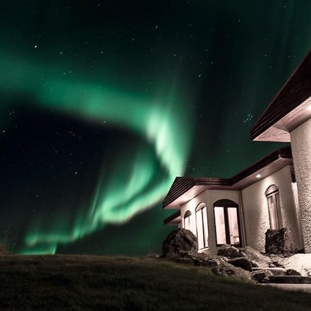 ÁLKA - Luxurious Private Room by the Sea With Hot Tub Njarthvik Exterior foto